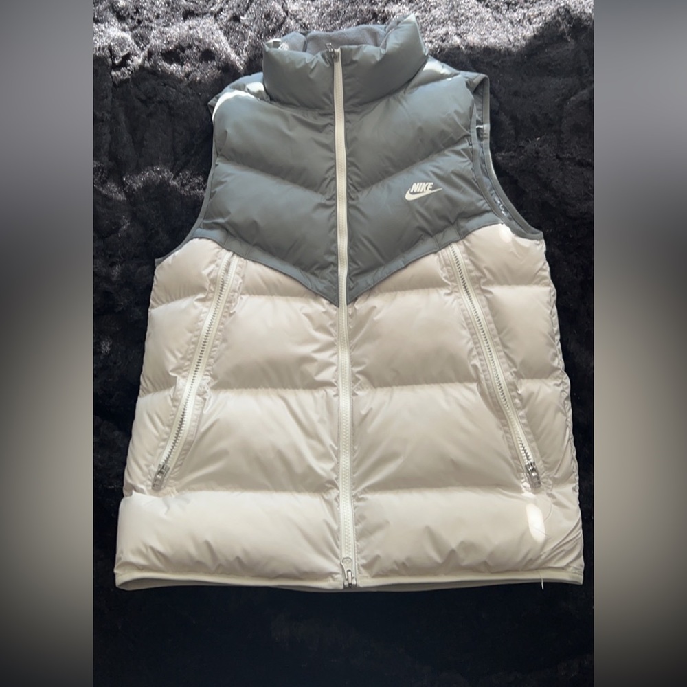 NIKE puffer vest